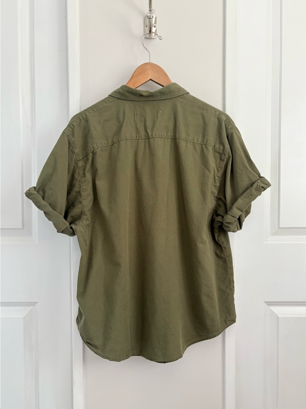 Aritzia Denim Forum Jane Shirt | Size Medium | Khaki Green | 100% Cotton - Picture 2 of 7